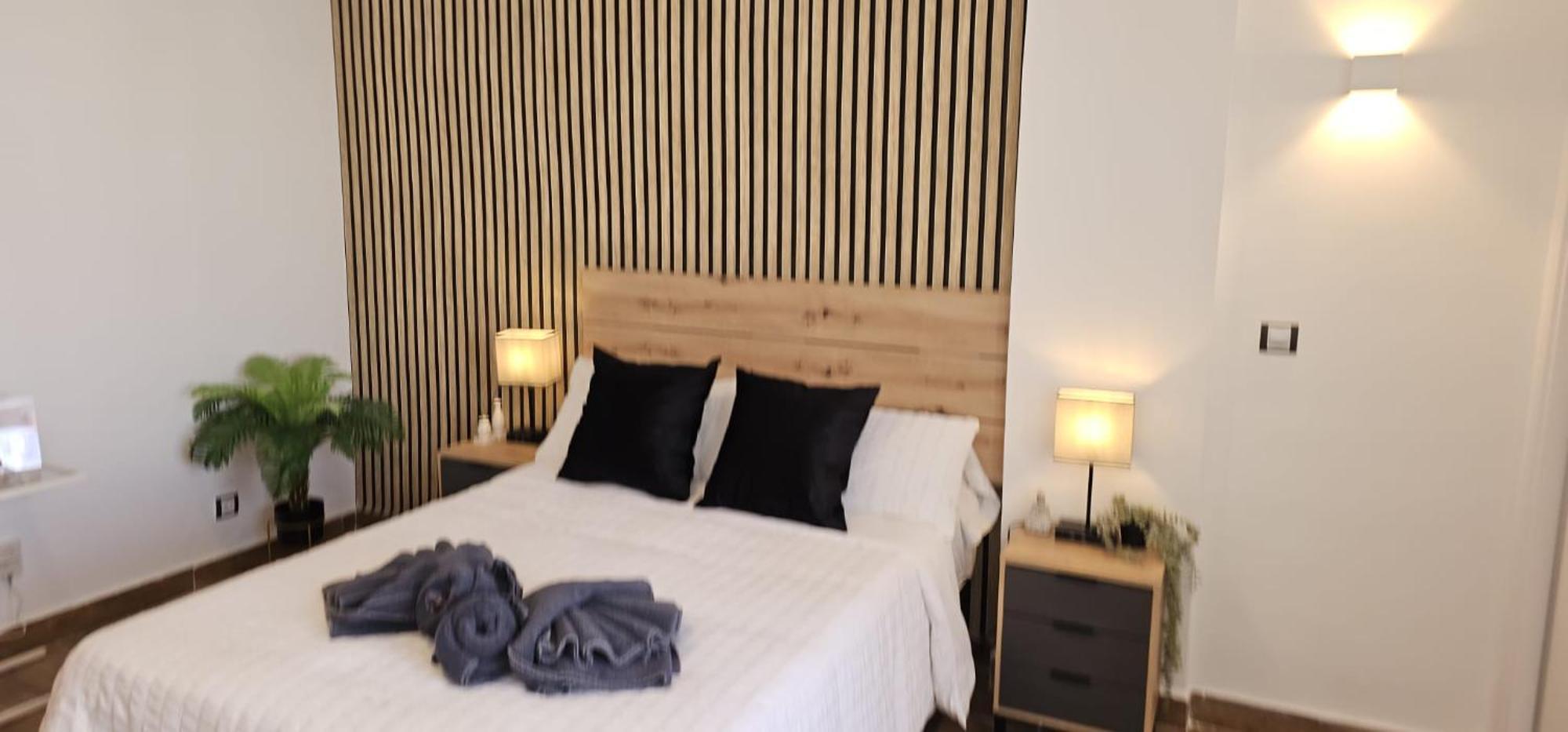 Namaste Modern Elegance City Center Apartment By Namaste Elite توريمولينوس المظهر الخارجي الصورة