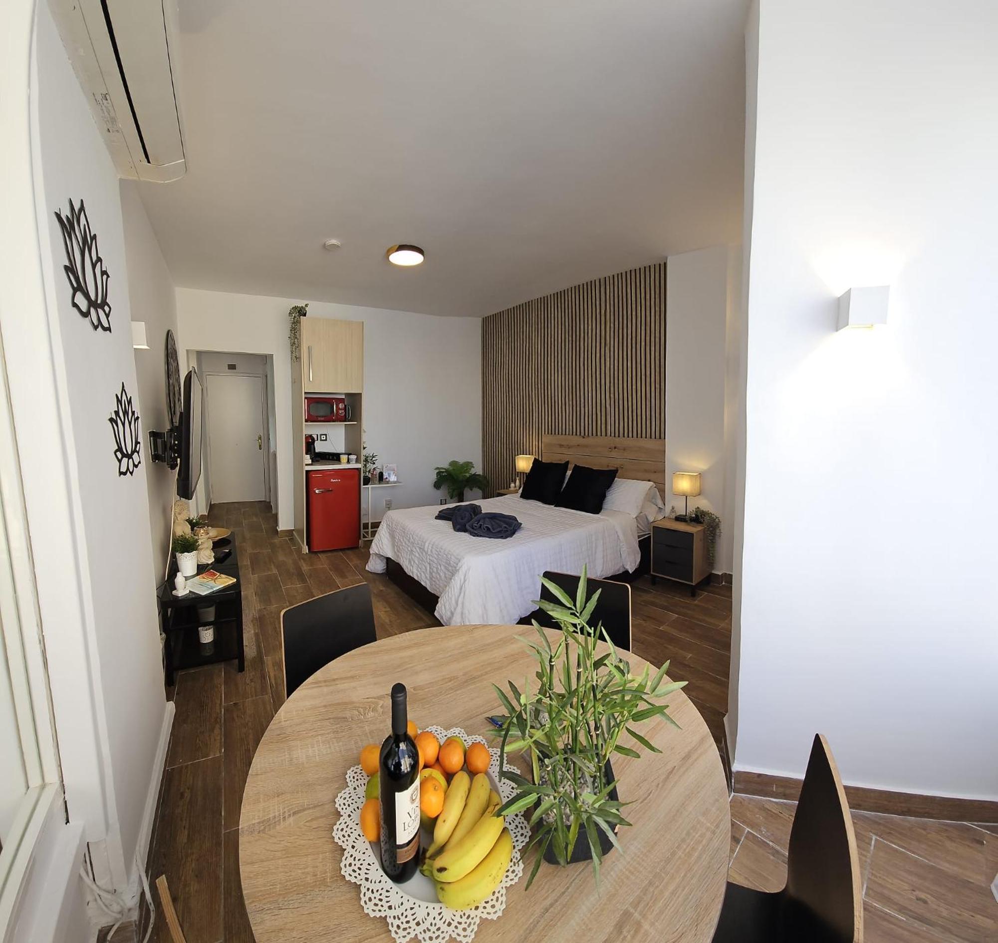Namaste Modern Elegance City Center Apartment By Namaste Elite توريمولينوس المظهر الخارجي الصورة