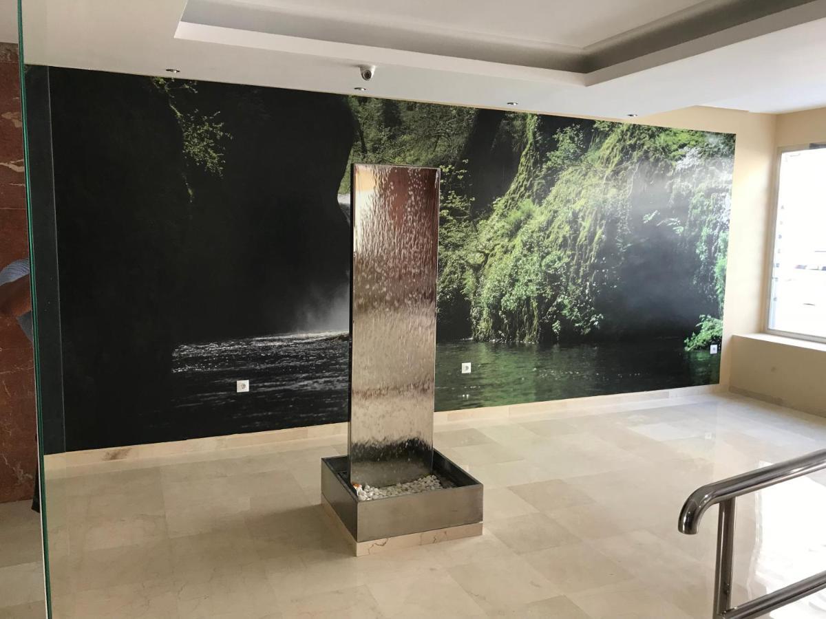 Namaste Modern Elegance City Center Apartment By Namaste Elite توريمولينوس المظهر الخارجي الصورة